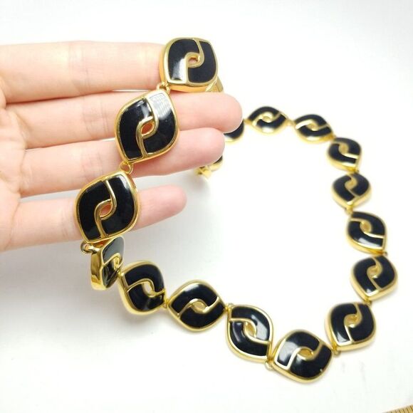 Vintage Chunky Black Enamel and Gold Tone Chain Collar Necklace, Retro 80s Style - Picture 1 of 6